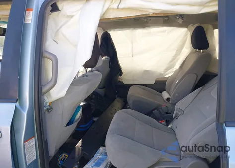 2015 Toyota Sienna Le 8 Passenger из США, поврежденный, VIN 5TDKK3DC6FS662826